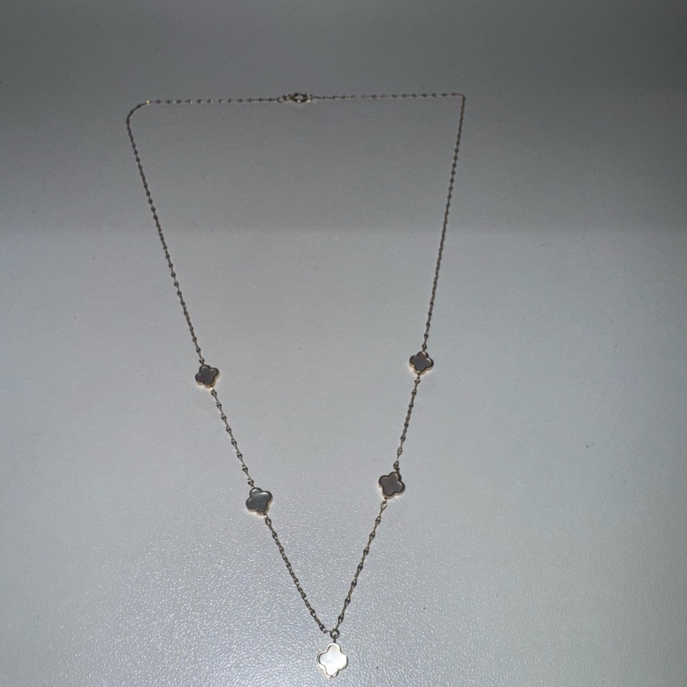 Elegant Gold Clover Necklace